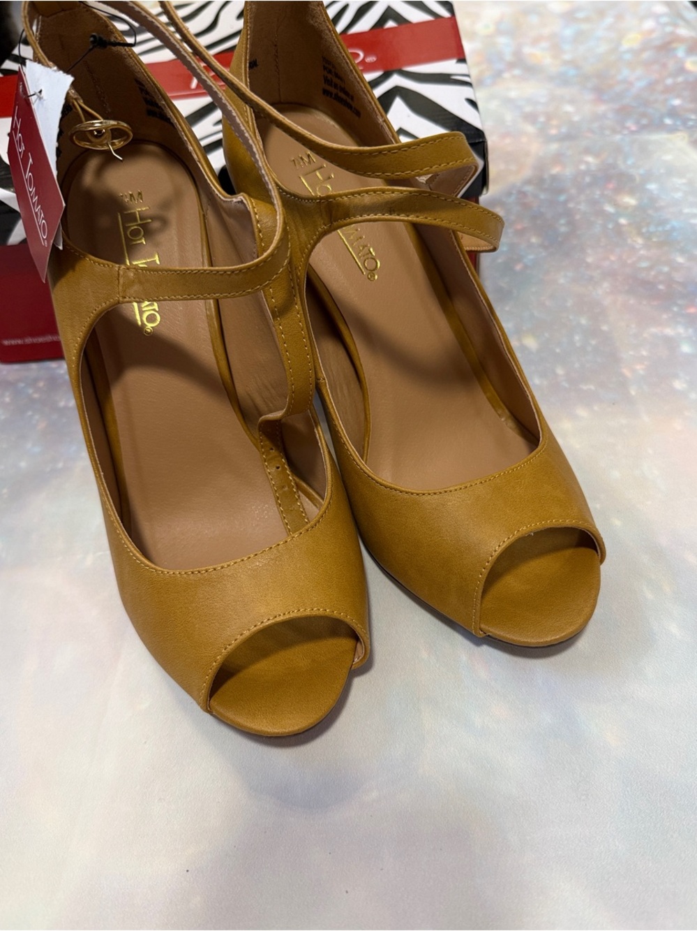 Hot Tomato Tan T-Strap Peep-Toe Heels 7.5
